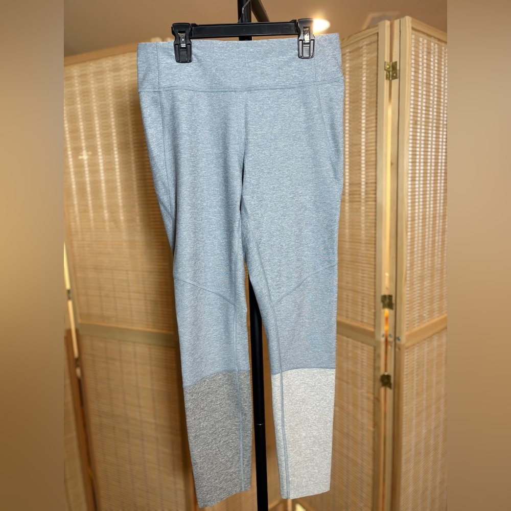Outdoor Voices Blue & Grey Colorblock Leggings – Size Medium